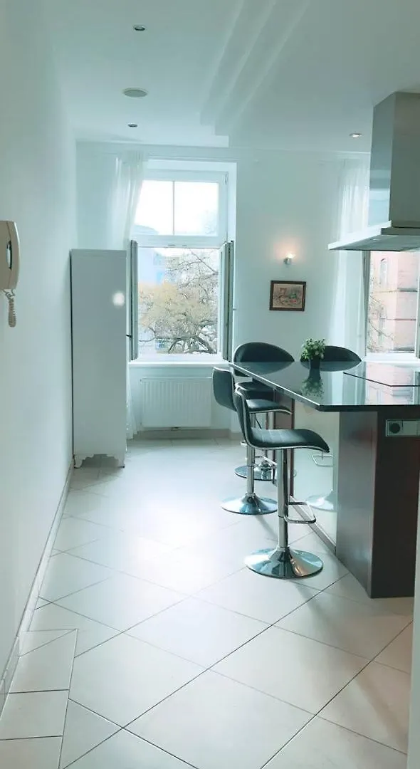Zx Triple Room In Keplerplatz Vienna 0*,