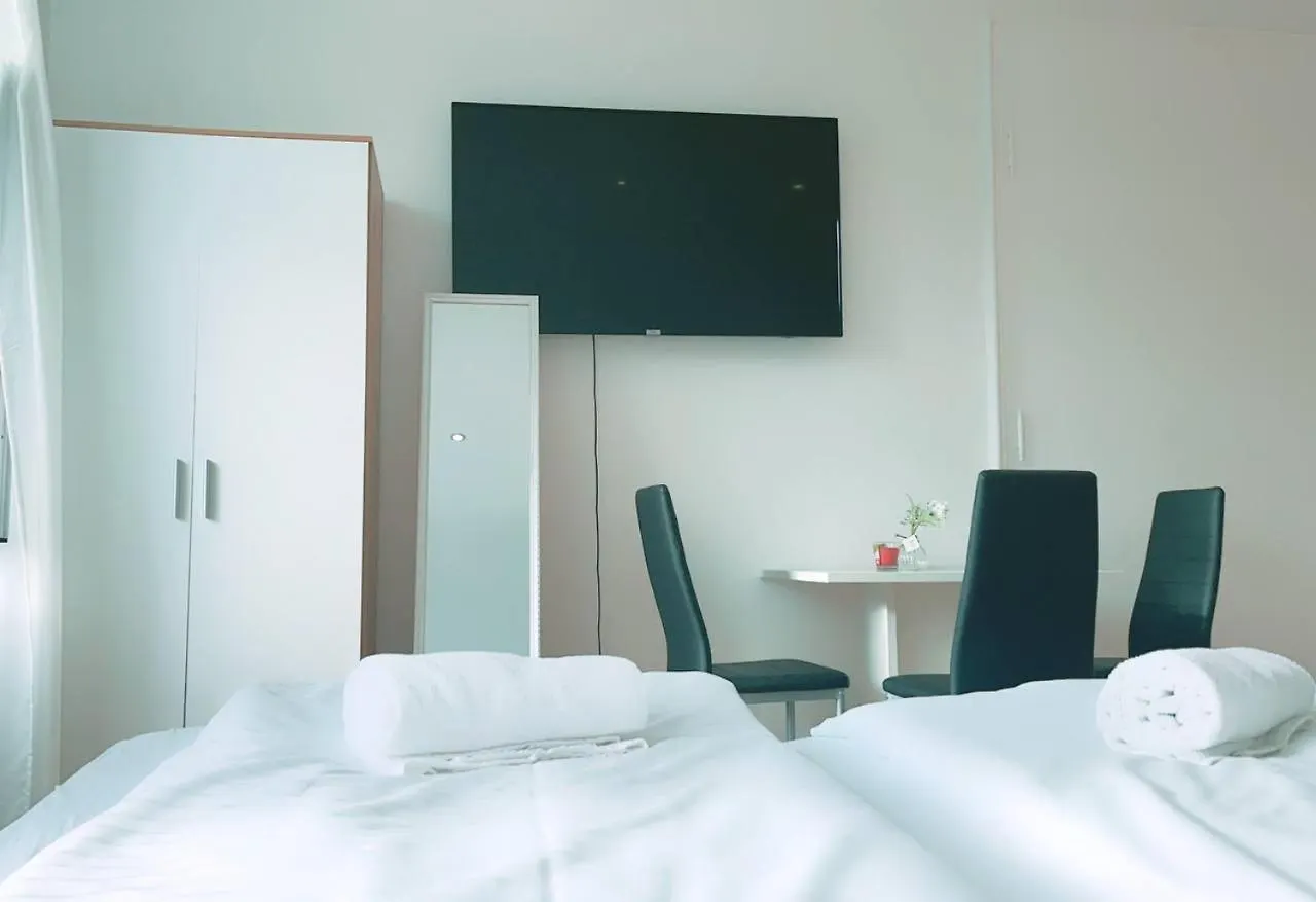 Zx Triple Room In Keplerplatz Vienna 0*,  Austria