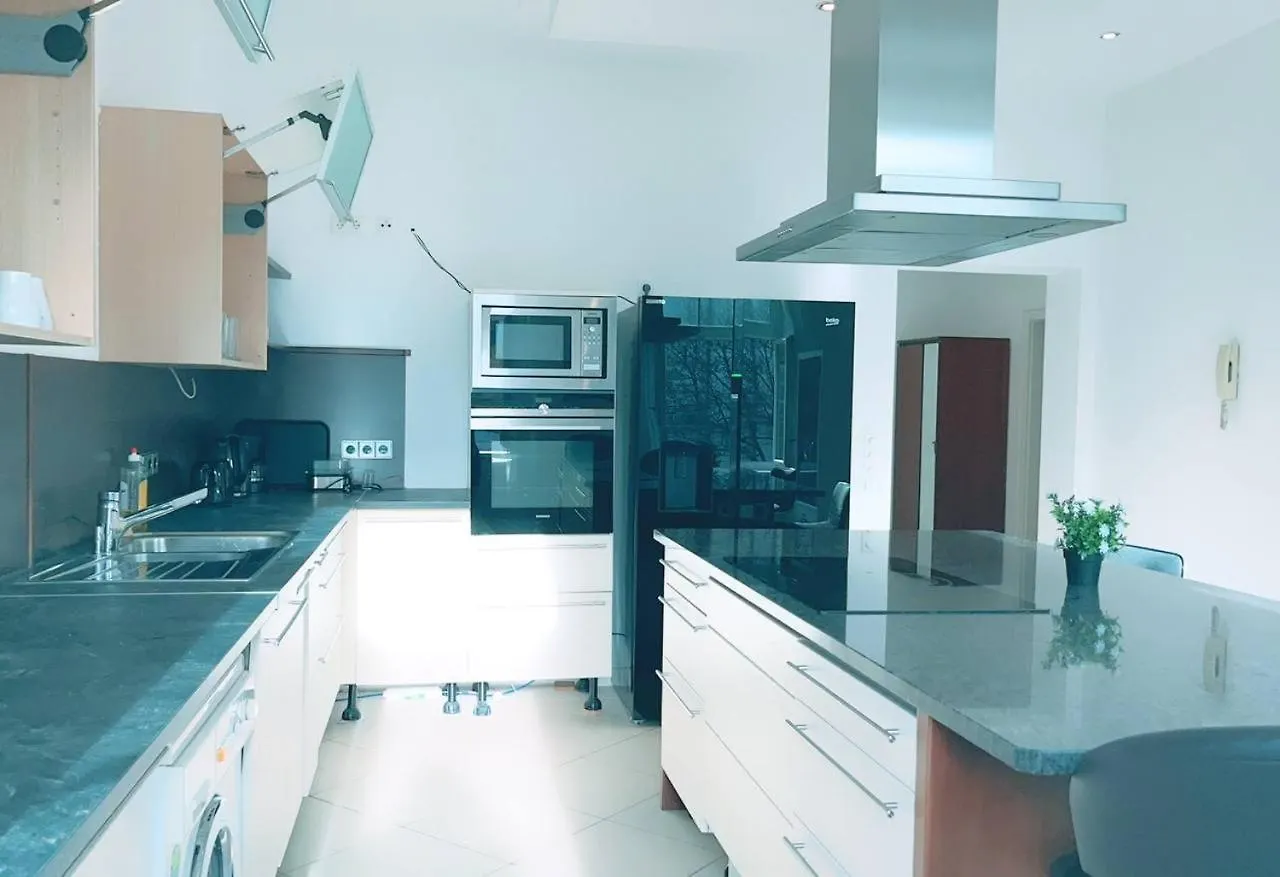 Homestay Zx Triple Room In Keplerplatz Vienna