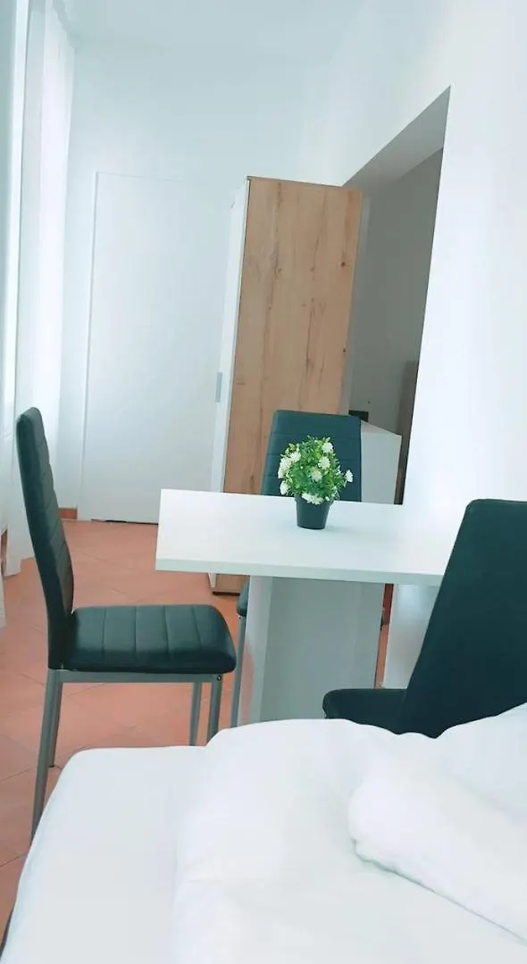 Zx Triple Room In Keplerplatz Vienna Homestay