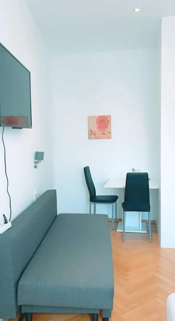 Zx Triple Room In Keplerplatz Vienna