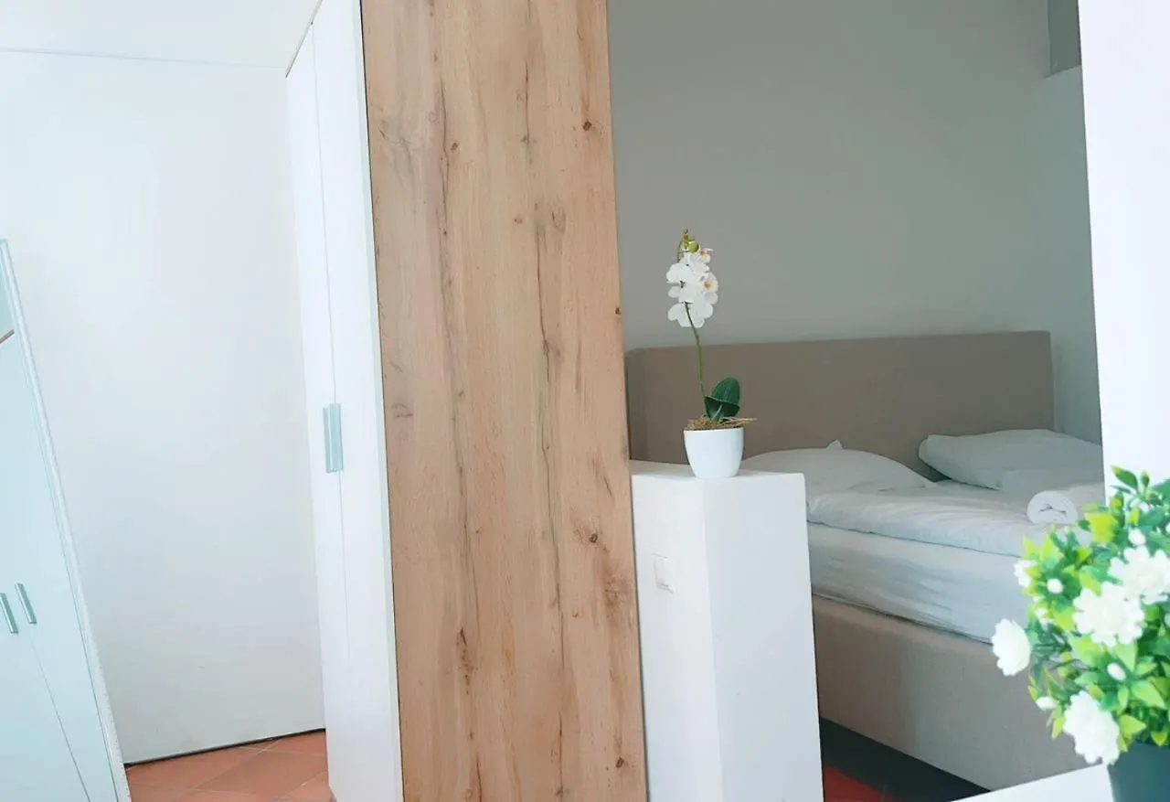 Zx Triple Room In Keplerplatz Vienna Austria